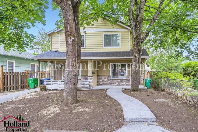 Photo - 6547 SE Woodstock Blvd Townhome