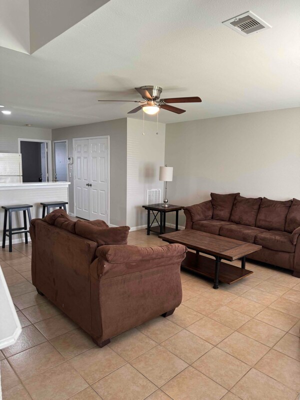 Foto del edificio - 23254 High Point St