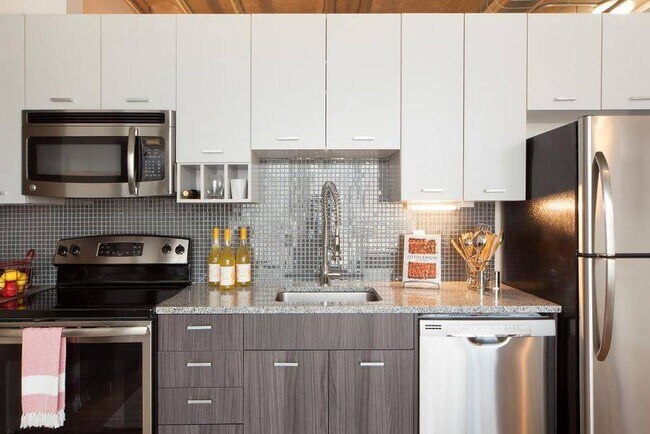 Building Photo - 7 Charlton St