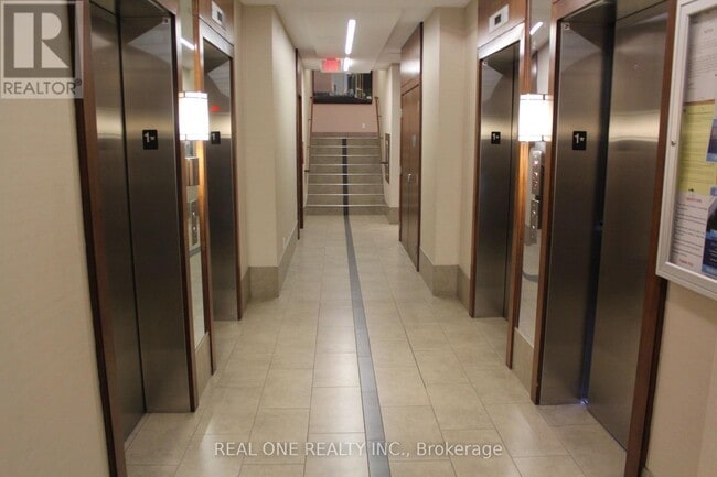 Photo du bâtiment - 2015-2015 Sheppard Ave E