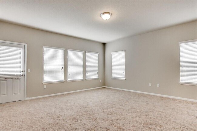 Foto del edificio - 1402 Deodara Dr