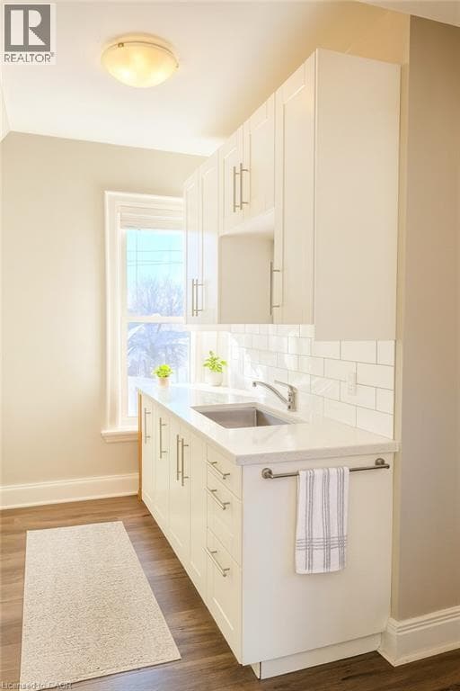 Building Photo - 63 Henry St