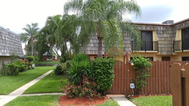 Building Photo - 703 Springdale Cir