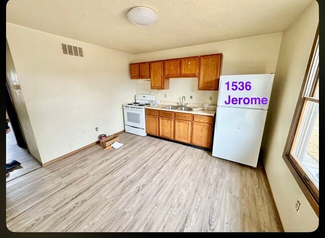 Building Photo - 1524 Jerome Ln