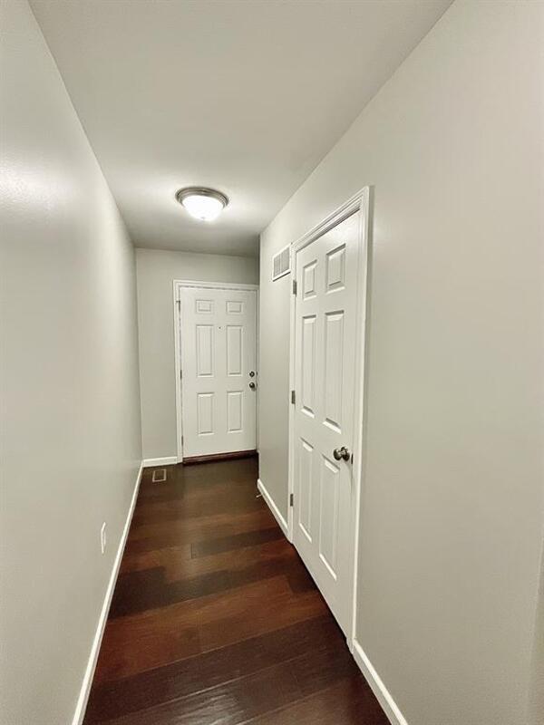 Foto del edificio - 835 Foxgrove Dr