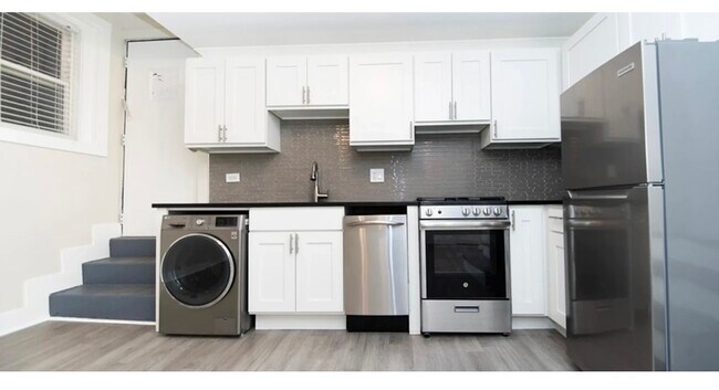 Foto del edificio - 648.5 W Roscoe St