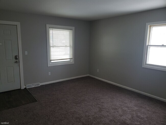 Building Photo - 5894 Crestmoor Dr SE