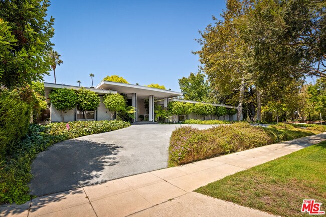 Foto del edificio - 527 N Elm Dr