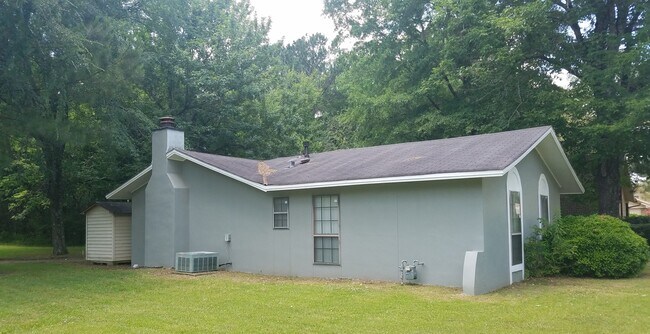 Building Photo - 2694 Whispering Pine Dr