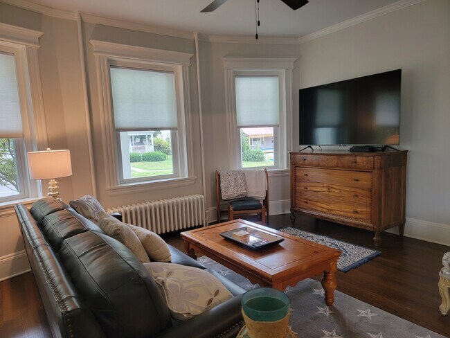 Smart tv - 32 Gilbert St