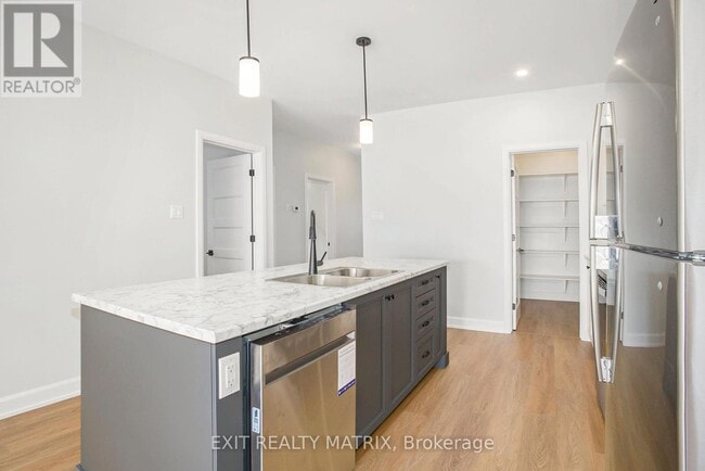 Photo du bâtiment - A - 560 REGINA STREET