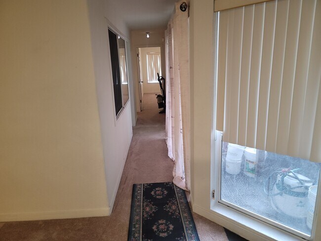 Foto del edificio - 73 Woodrow St