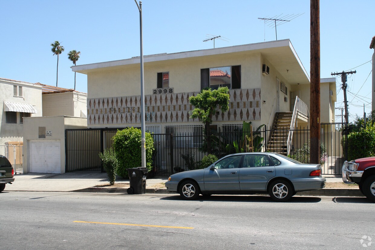 Foto del edificio - 2998 James M Wood Blvd