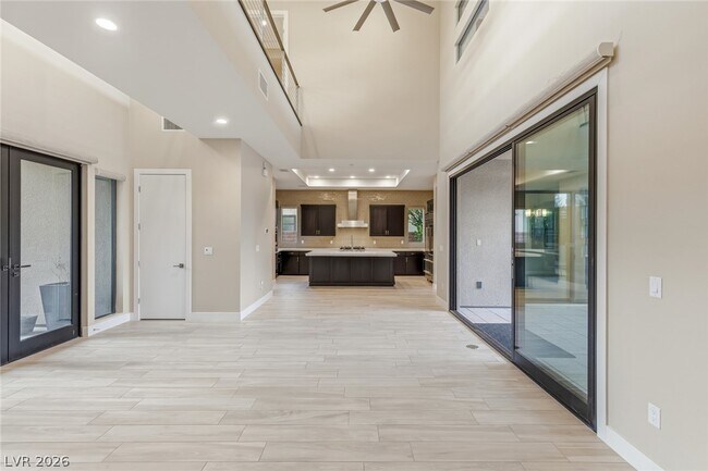 Building Photo - 64 Grey Feather Dr