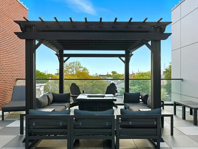 Building Photo - Hudson Heights