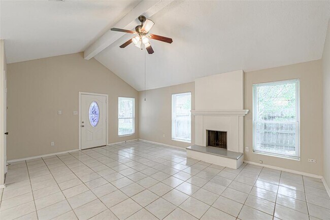 Foto del edificio - 14035 Clear Forest Dr