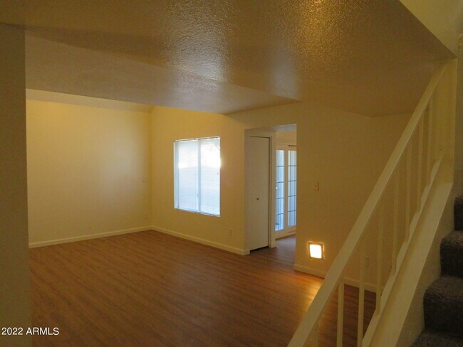 Building Photo - 1342 W Emerald Ave