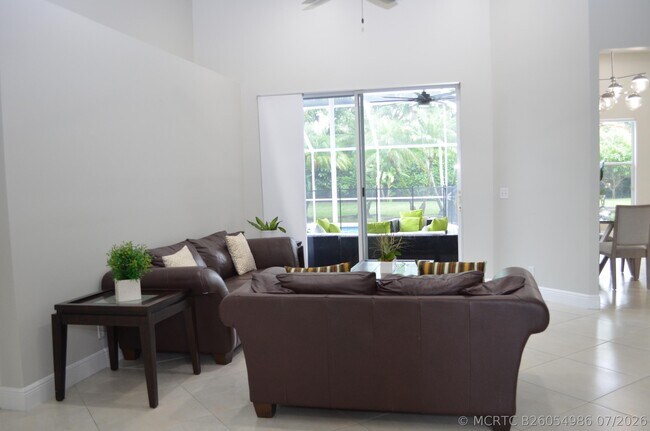 Foto del edificio - 9242 Olmstead Dr