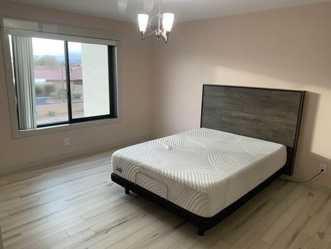 Building Photo - 350 N Lake Havasu Ave