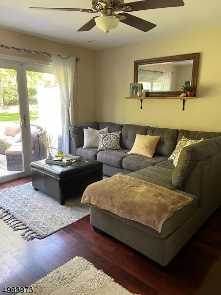 Foto del edificio - 15 Toms Point Ln