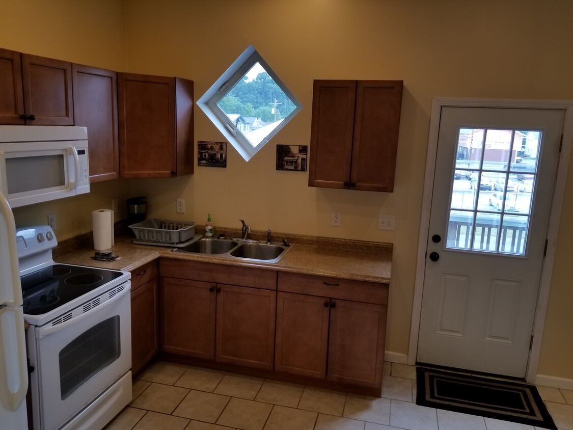 Kitchen - 214 3rd St