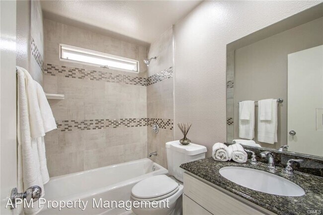 Foto del edificio - 2 br, 2 bath House - 618 1/2 Avocado Avenue