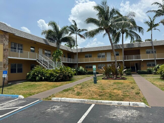 Foto del edificio - 220 Croton Ave