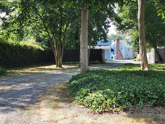 Entrar desde Church Lane - 463 Montauk Hwy