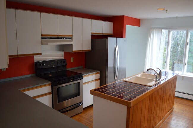 Building Photo - 58 S Freeport Rd