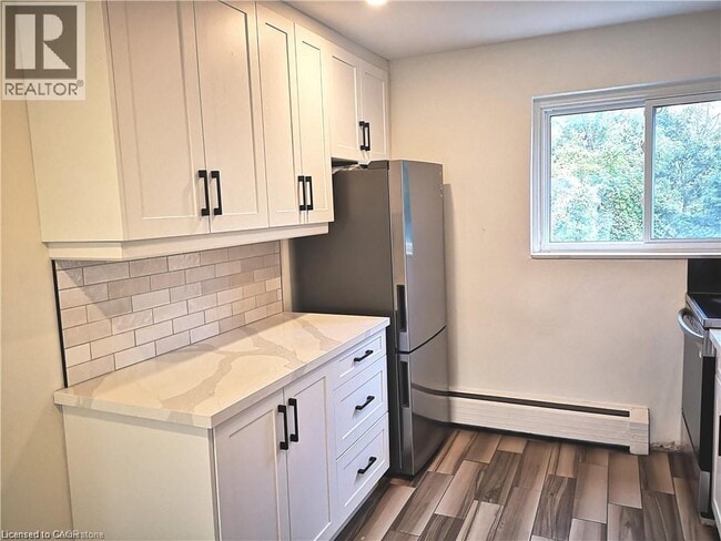 Building Photo - 19 Hamilton St