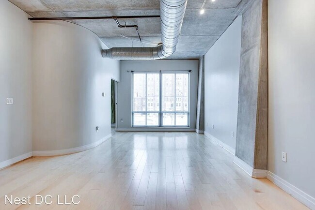 Foto del edificio - Loft Style Two bedroom W/Parking & Storage Included, Over 1,000 Square Feet!