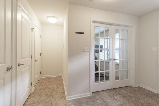 Foto del edificio - 4658 Hudson St