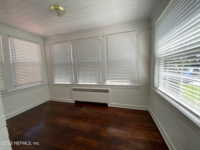 Foto del edificio - 1271 Belmont Terrace