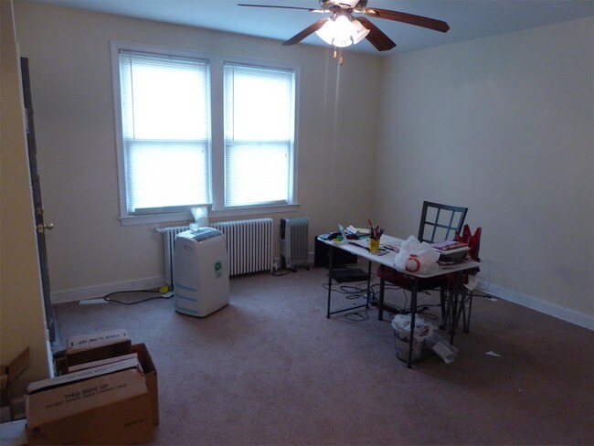 Building Photo - 429 Evarts St NE