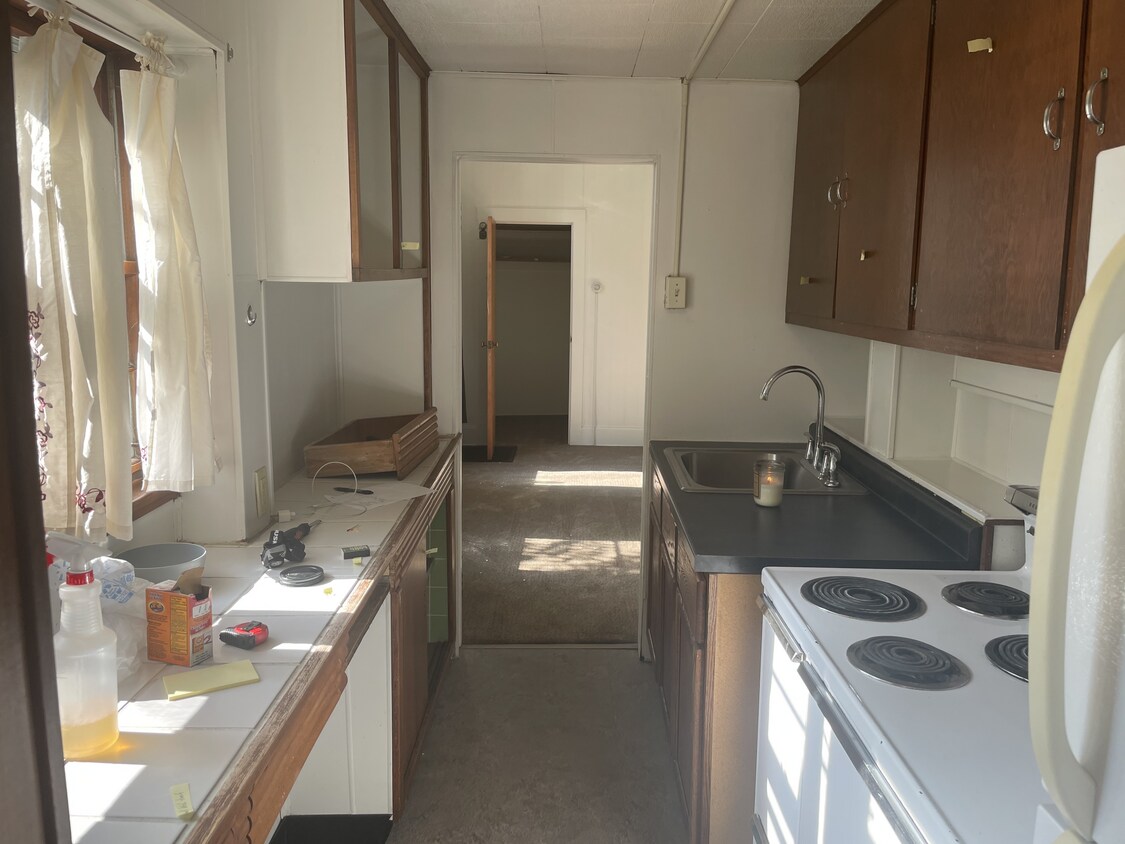 Kitchen - 208 W Columbia Ave