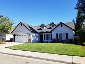 Building Photo - 2153 E Poppy Hills Dr