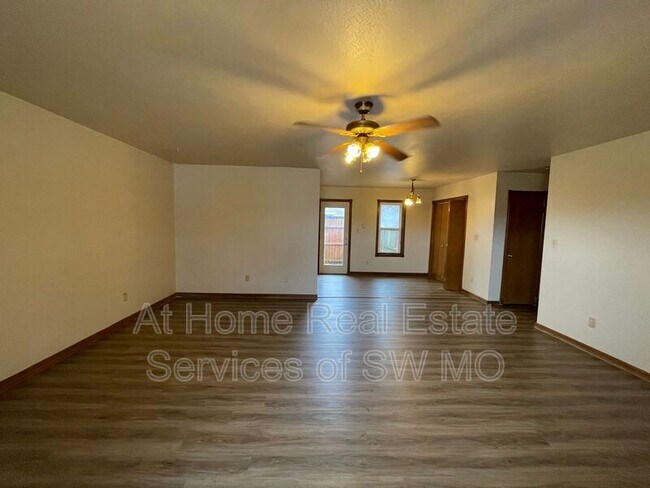 Foto del edificio - 2558 W Zack Ln