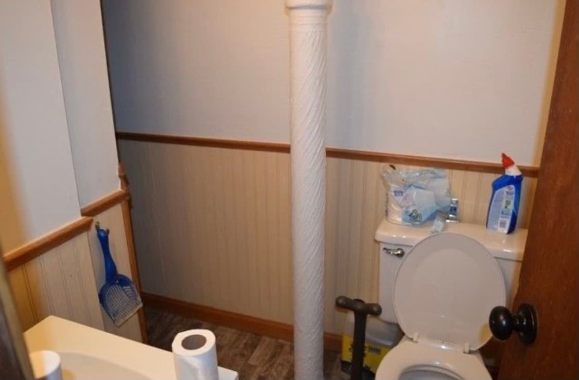 Bathroom w/ shower - 802 Bliss Ave