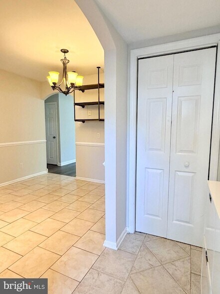 Foto del edificio - 736 Village Ln.