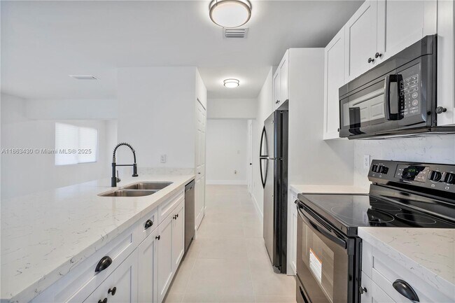 Foto del edificio - 490 NE 141st St