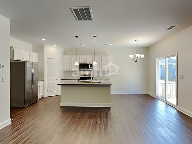 Building Photo - 7112 Garrett Ct