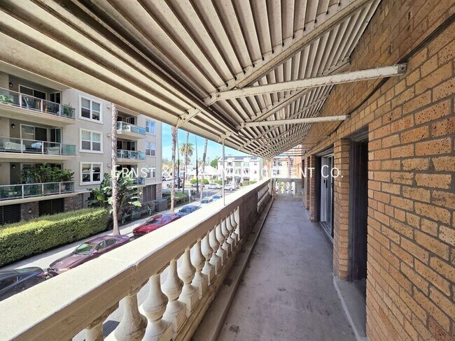 Foto del edificio - 1030 E Ocean Blvd