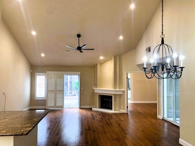 Building Photo - Charming Single-Story Duet in Danbury Park – Prime Location Across from Orloff Park!