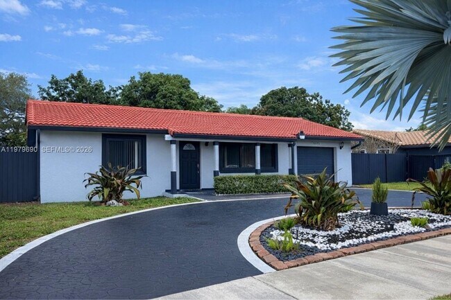 Building Photo - 6875 SW 148th Ct