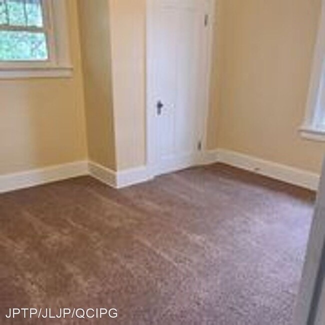 Building Photo - 3 br, 1.5 bath House - 2434 17th Ave