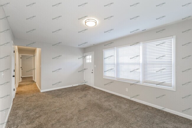 Foto del edificio - 11316 Herrick Ave