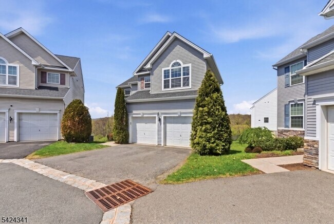 Foto del edificio - 263 Winding Hill Dr