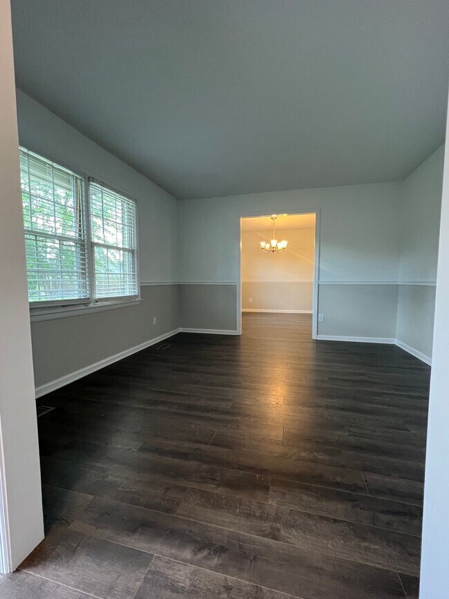 Foto del edificio - 2000 Lakebarry Dr