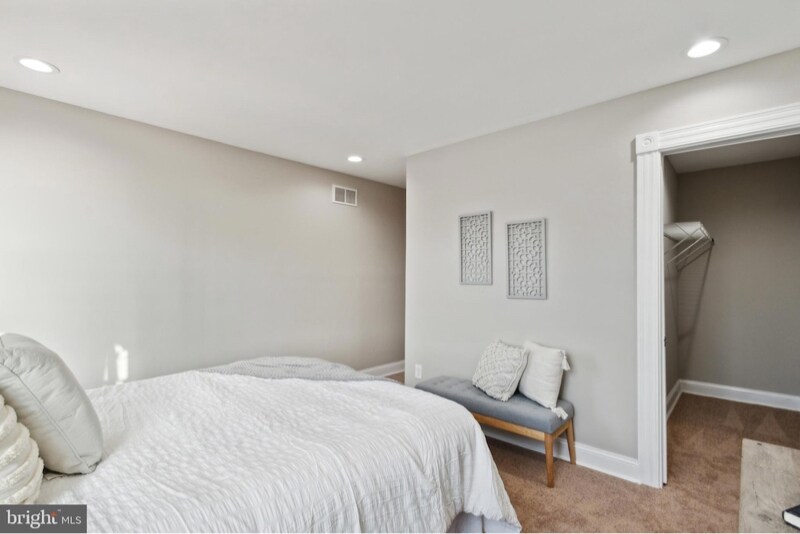 Foto principal - 2215 E Biddle St