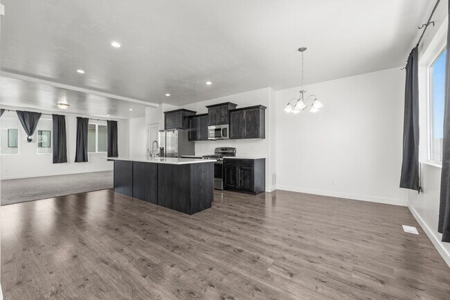 Building Photo - 407 Meadow Garden Rd